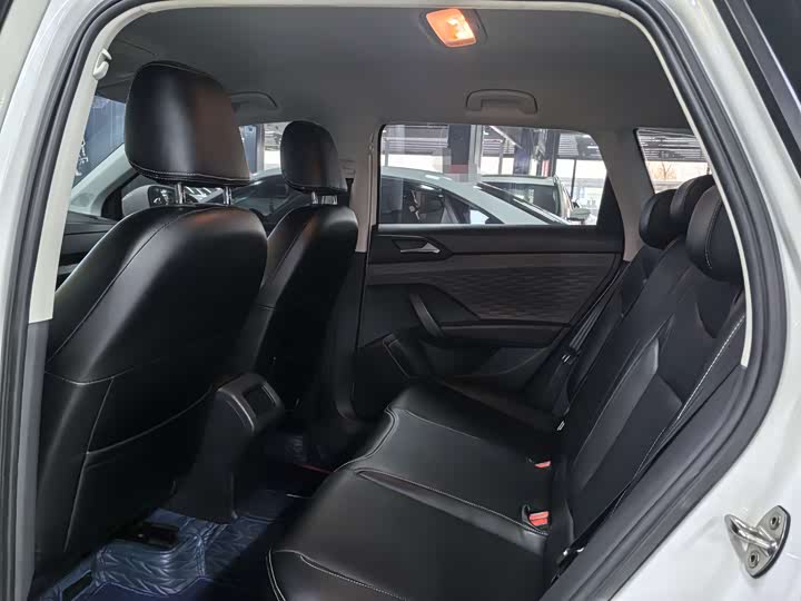 Фото 8 - Volkswagen Tharu