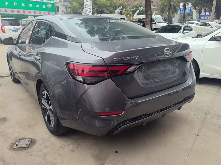 Фото 5 - Nissan Sylphy