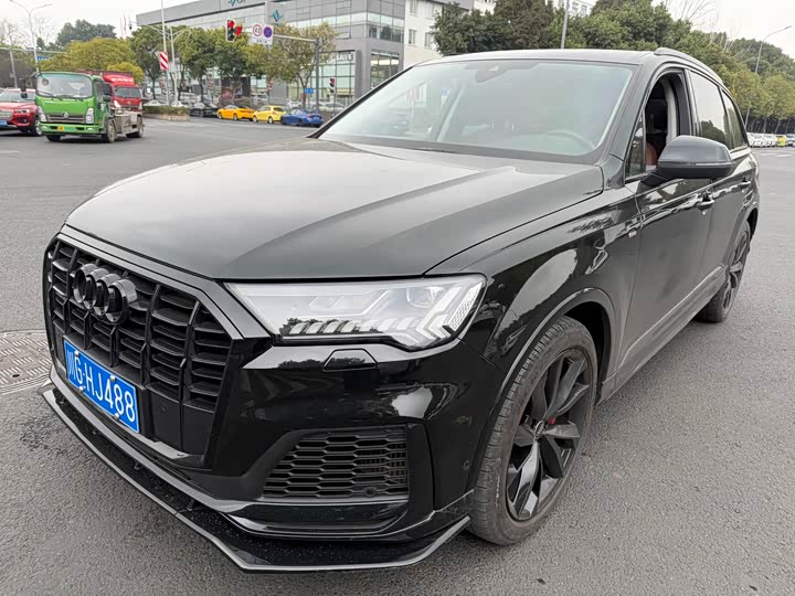 Фото 1 - Audi Q7