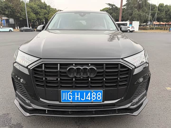 Фото 2 - Audi Q7