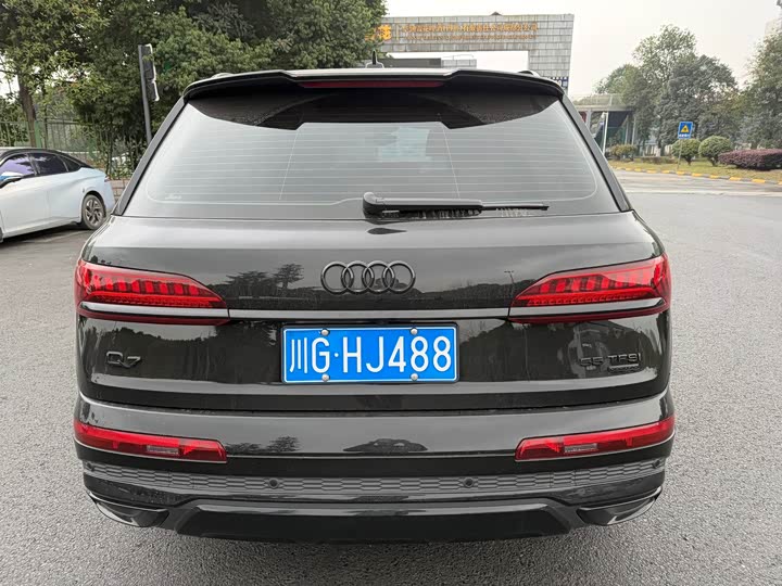 Фото 5 - Audi Q7