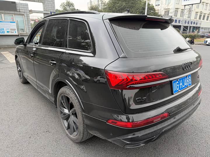 Фото 6 - Audi Q7