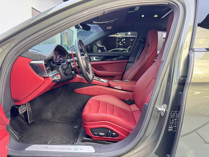 Фото 5 - Porsche Panamera