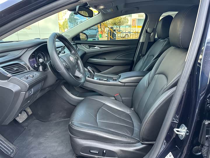 Фото 8 - Buick LaCrosse