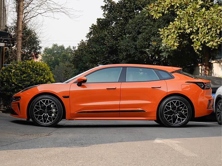 Фото 3 - Zeekr 001