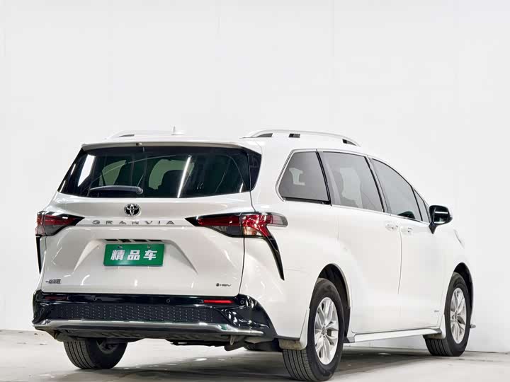 Фото 5 - Toyota Granvia