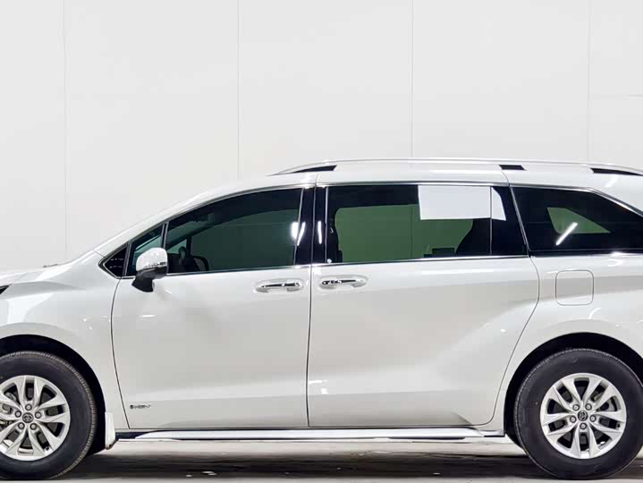 Фото 6 - Toyota Granvia