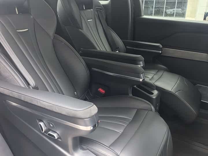 Фото 5 - Hongqi HQ9 Hybrid