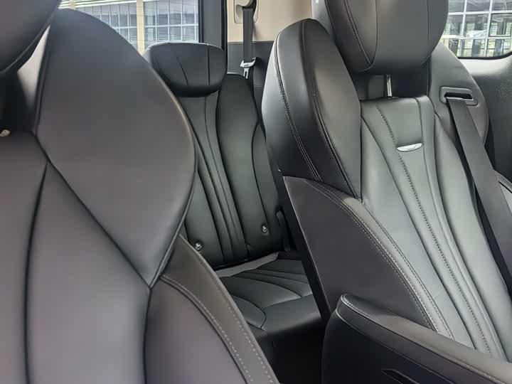 Фото 8 - Hongqi HQ9 Hybrid