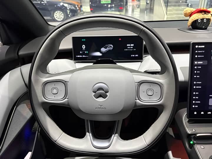 Фото 7 - Nio ET5T