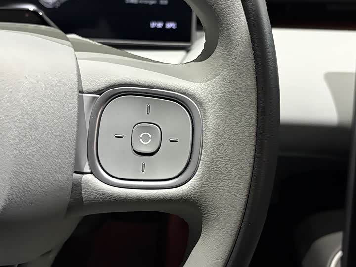 Фото 8 - Nio ET5T