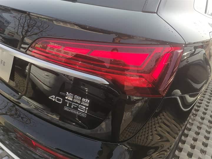 Фото 8 - Audi Q5L