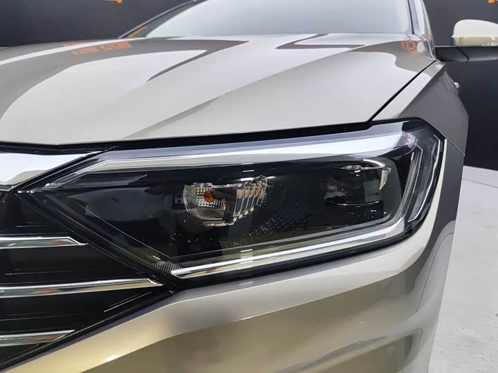 Фото 4 - Volkswagen Sagitar L