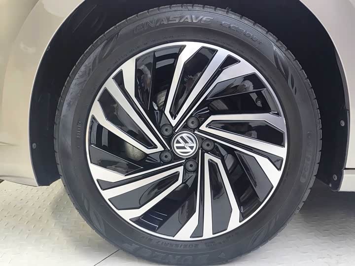 Фото 6 - Volkswagen Sagitar L