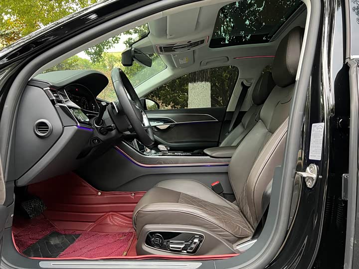 Фото 8 - Audi A8