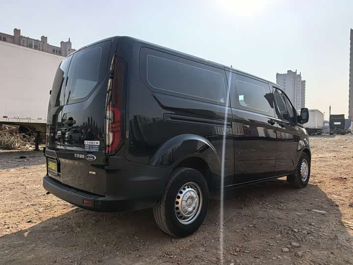 Фото 4 - Ford Transit