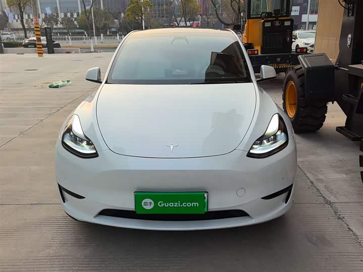 Фото 3 - Tesla Model Y