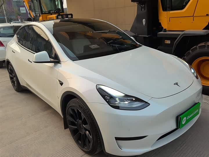 Фото 4 - Tesla Model Y