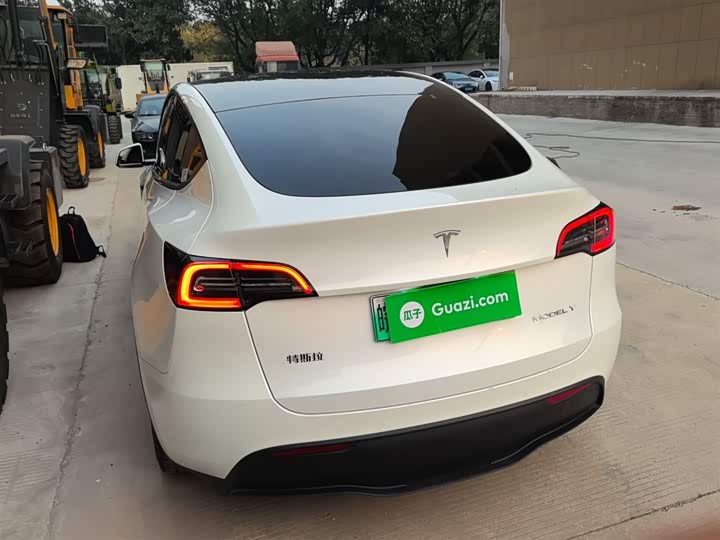 Фото 6 - Tesla Model Y