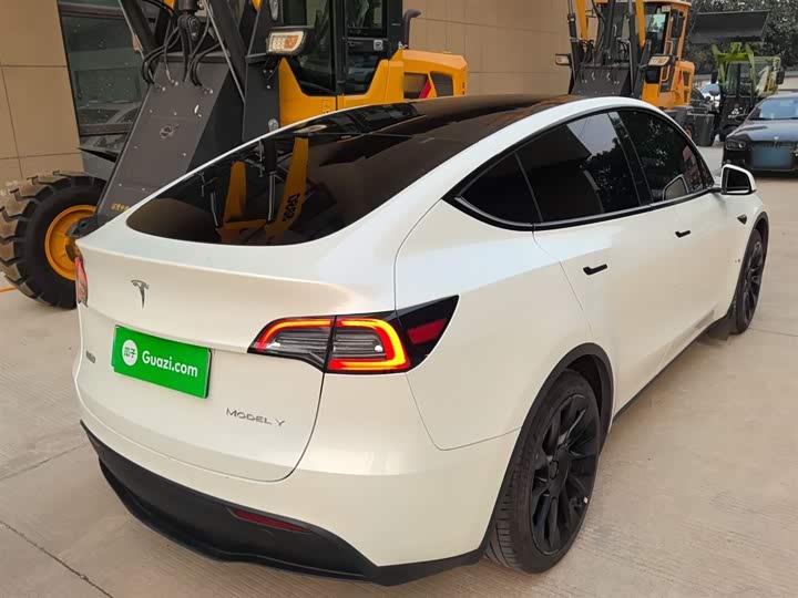 Фото 7 - Tesla Model Y