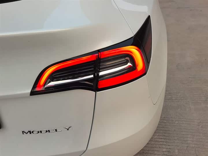 Фото 8 - Tesla Model Y