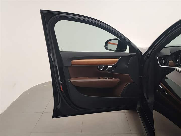 Фото 8 - Volvo S90 Hybrid