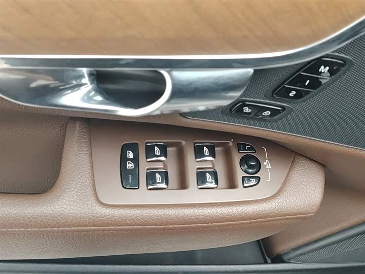 Фото 9 - Volvo S90 Hybrid