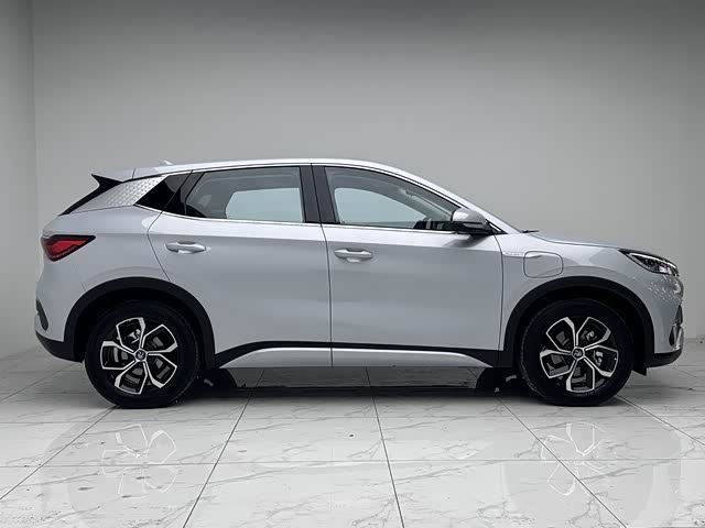 Фото 3 - BYD Yuan Plus