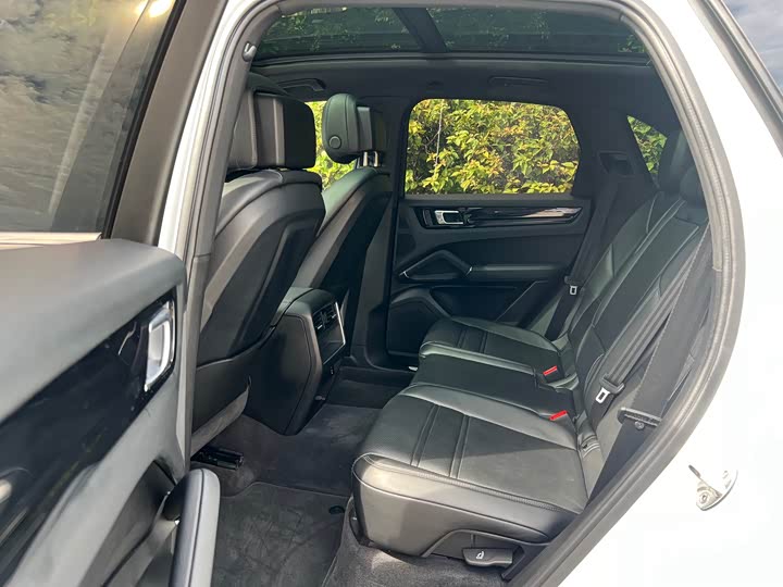 Фото 9 - Porsche Cayenne Hybrid