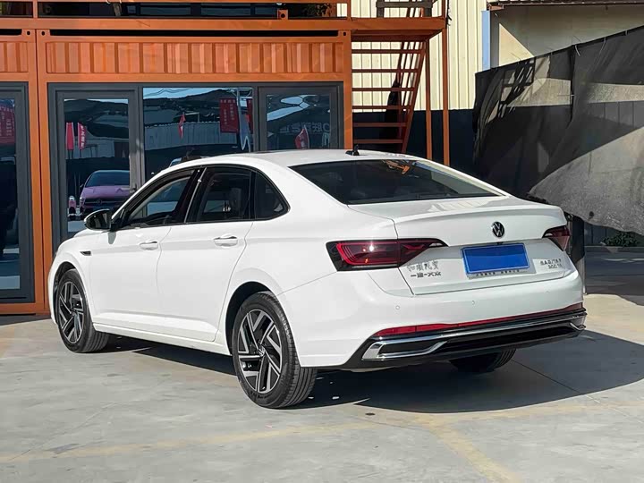 Фото 8 - Volkswagen Sagitar L