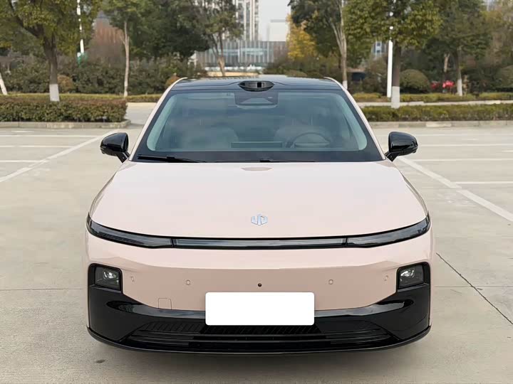 Фото 2 - Leapmotor B01