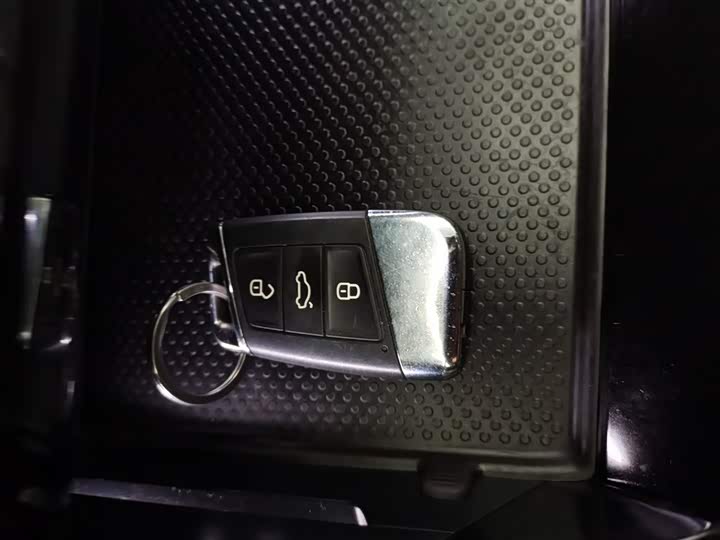 Фото 9 - Volkswagen Passat