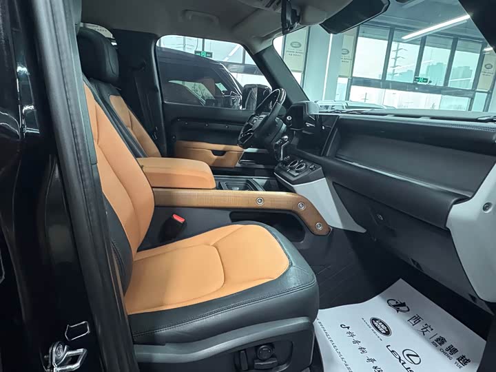 Фото 7 - Land Rover Defender