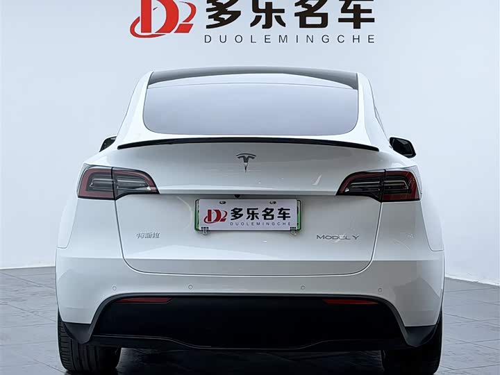 Фото 3 - Tesla Model Y