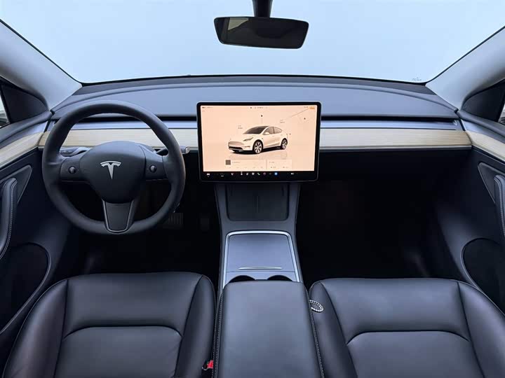 Фото 8 - Tesla Model Y