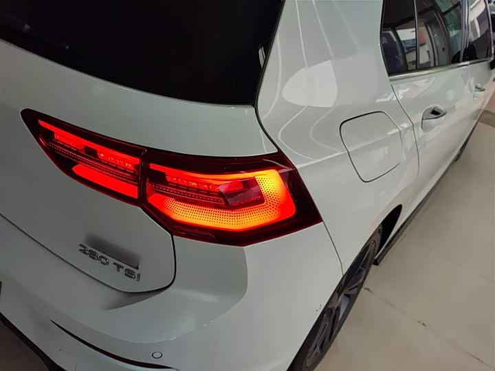 Фото 8 - Volkswagen Golf