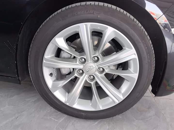 Фото 6 - Cadillac CT5