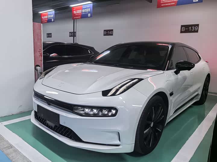 Фото 1 - Zeekr 001