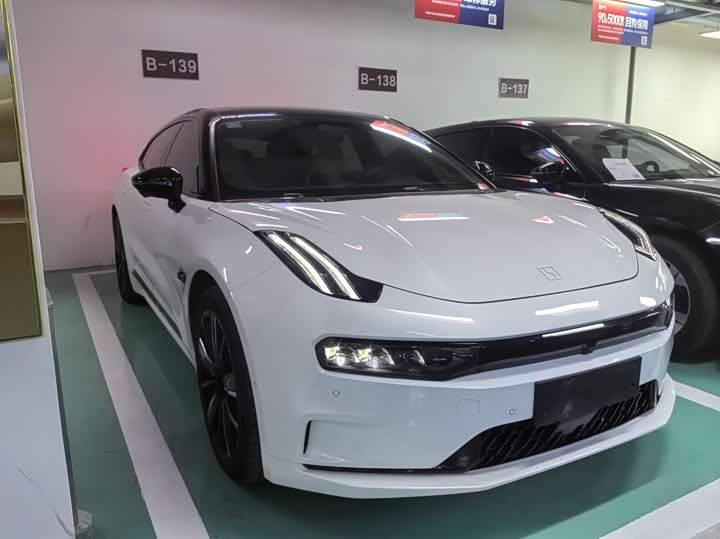 Фото 3 - Zeekr 001