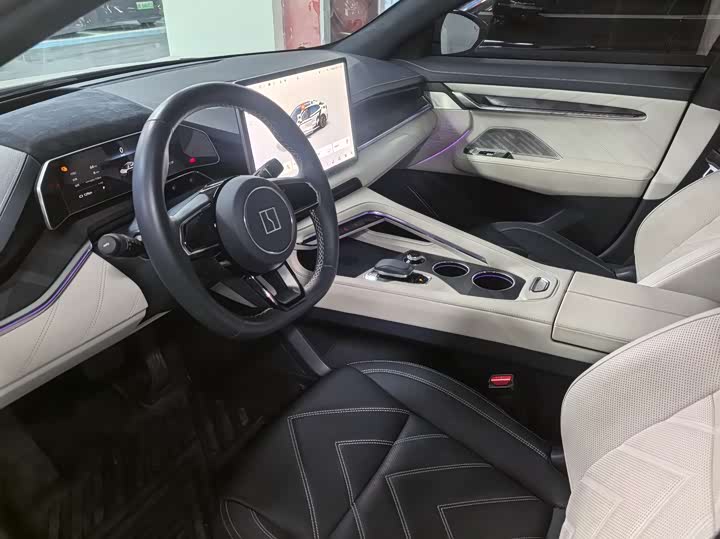 Фото 4 - Zeekr 001