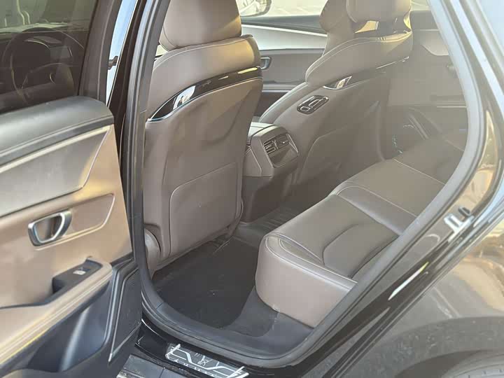 Фото 4 - BYD Han