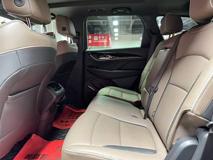 Фото 8 - Buick Enclave