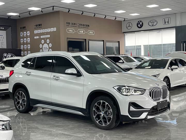 Фото 3 - BMW X1
