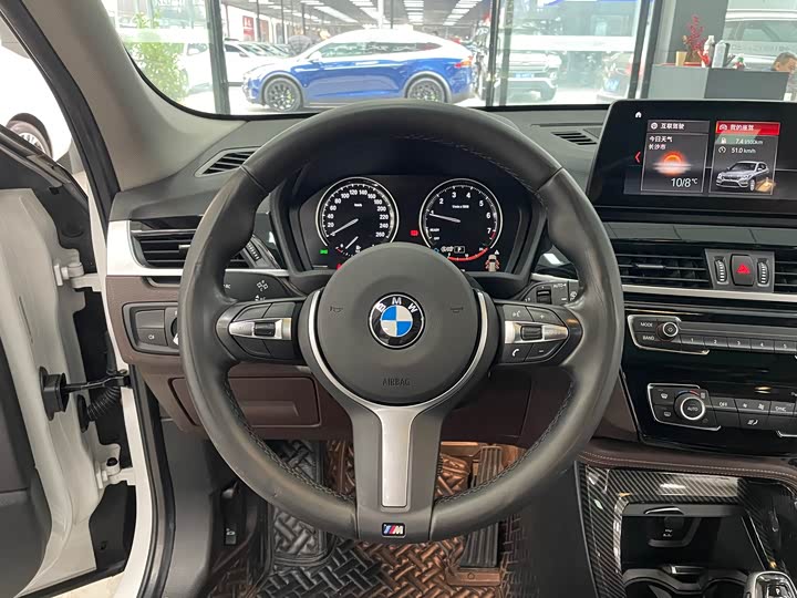 Фото 9 - BMW X1