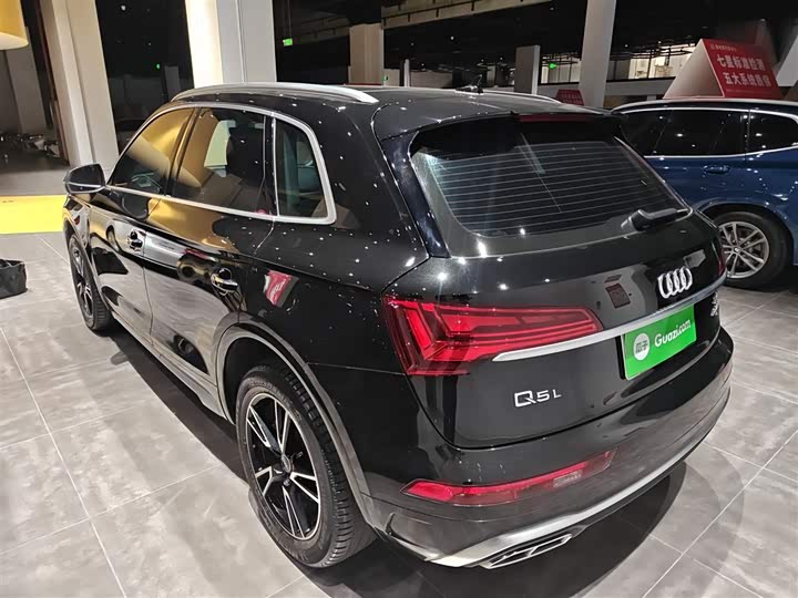 Фото 5 - Audi Q5L