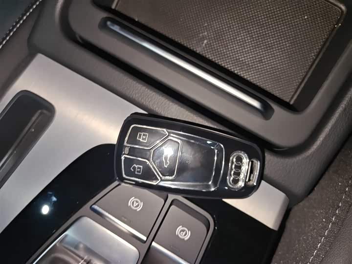 Фото 9 - Audi Q5L