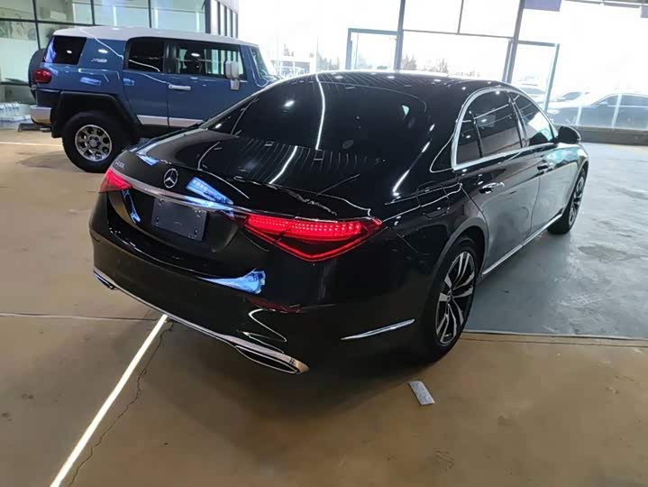 Фото 3 - Mercedes-Benz S-Class