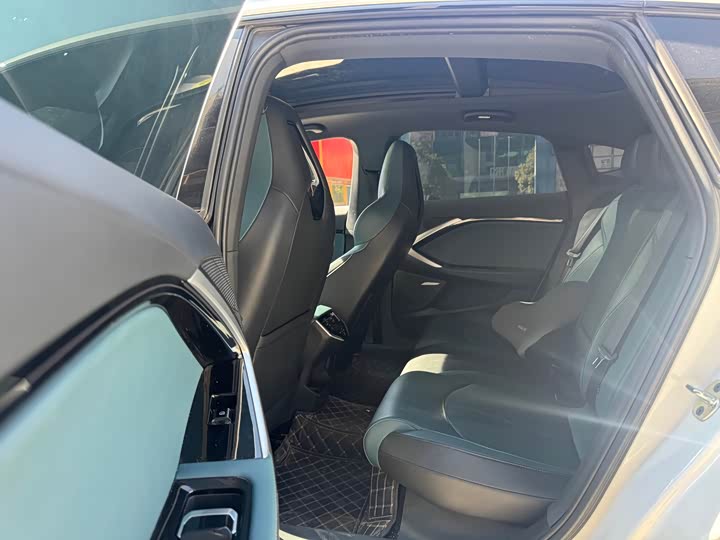 Фото 6 - MG Motor 7