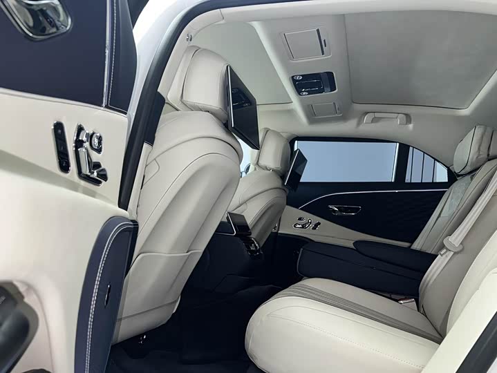 Фото 4 - Bentley Flying Spur