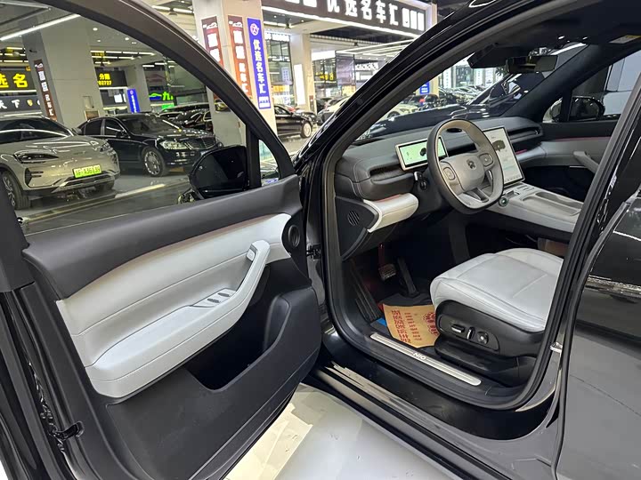 Фото 8 - Nio ES6